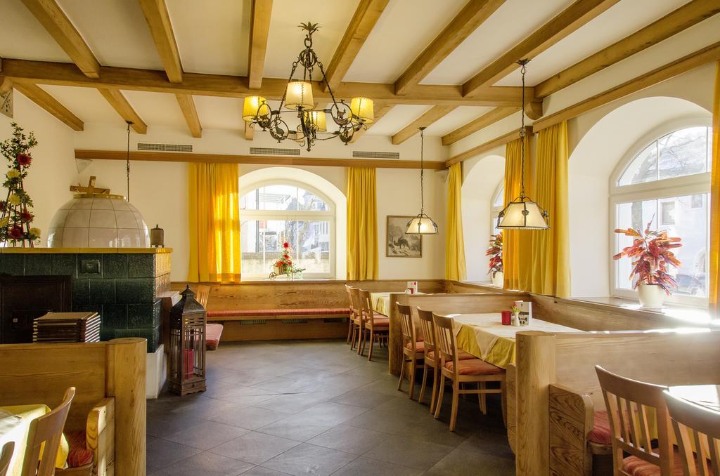 Gasthof Goldener Fisch Lienz Exteriér fotografie
